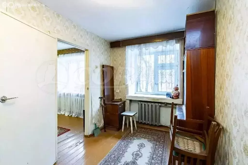 3-комнатная квартира: Тюмень, Холодильная улица, 132 (56 м) - Фото 1