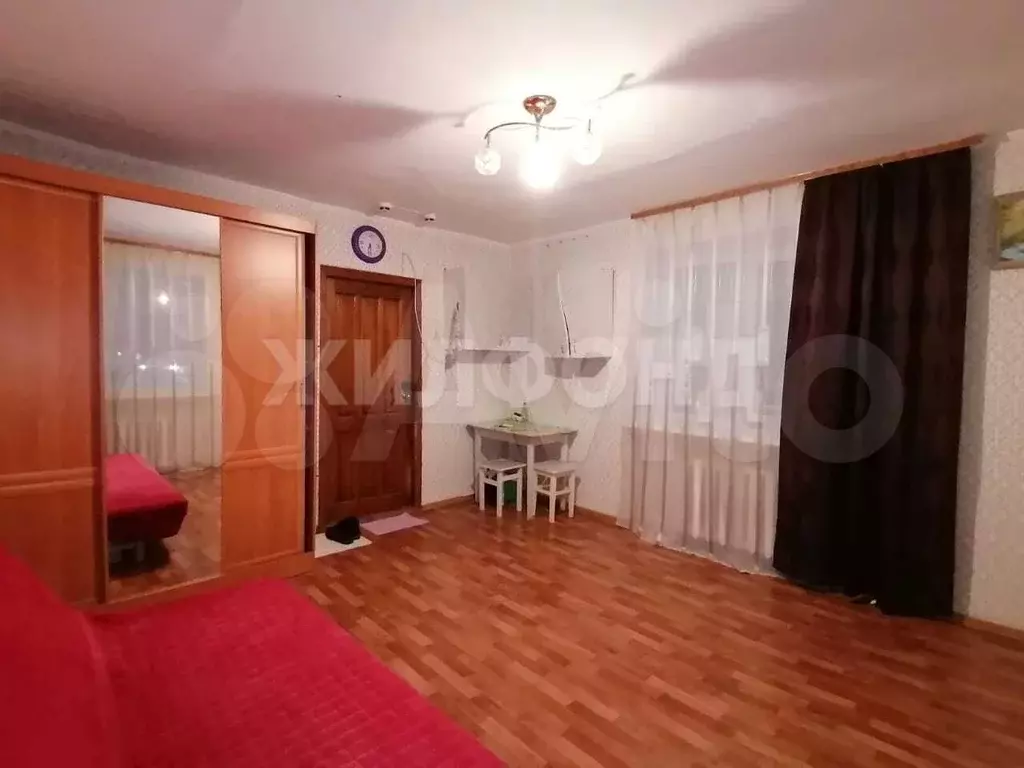 Комната 17 м в 5-к., 2/4 эт. - Фото 0