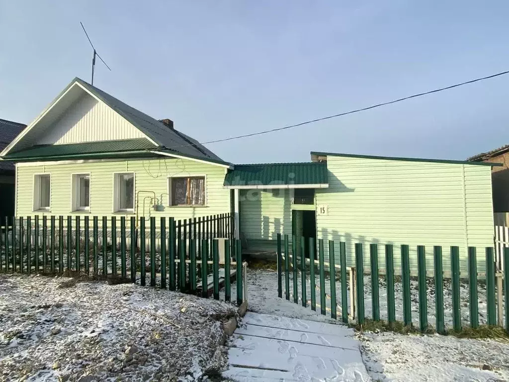 Дом в Челябинская область, Миасс ул. Байдина (50 м) - Фото 0