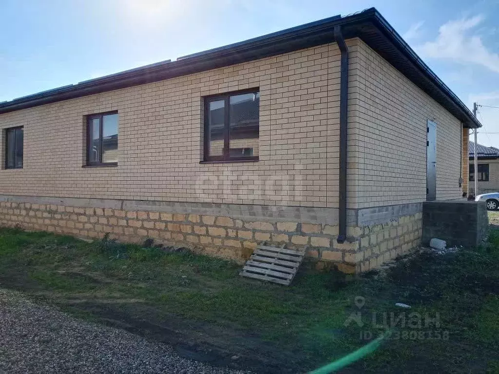 Дом в Ставропольский край, Михайловск Шпаковский район, ул. Владимира ... - Фото 1