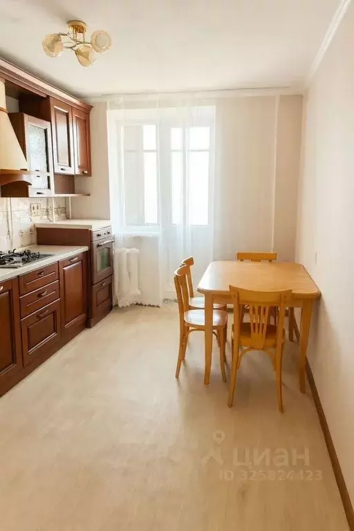 3-к кв. Крым, Симферополь ул. 60 лет Октября, 37 (72.0 м) - Фото 1