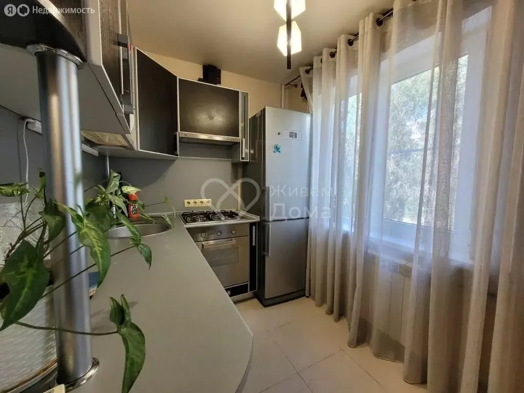 3-комнатная квартира: Волгоград, улица Генерала Штеменко, 37 (59 м) - Фото 0