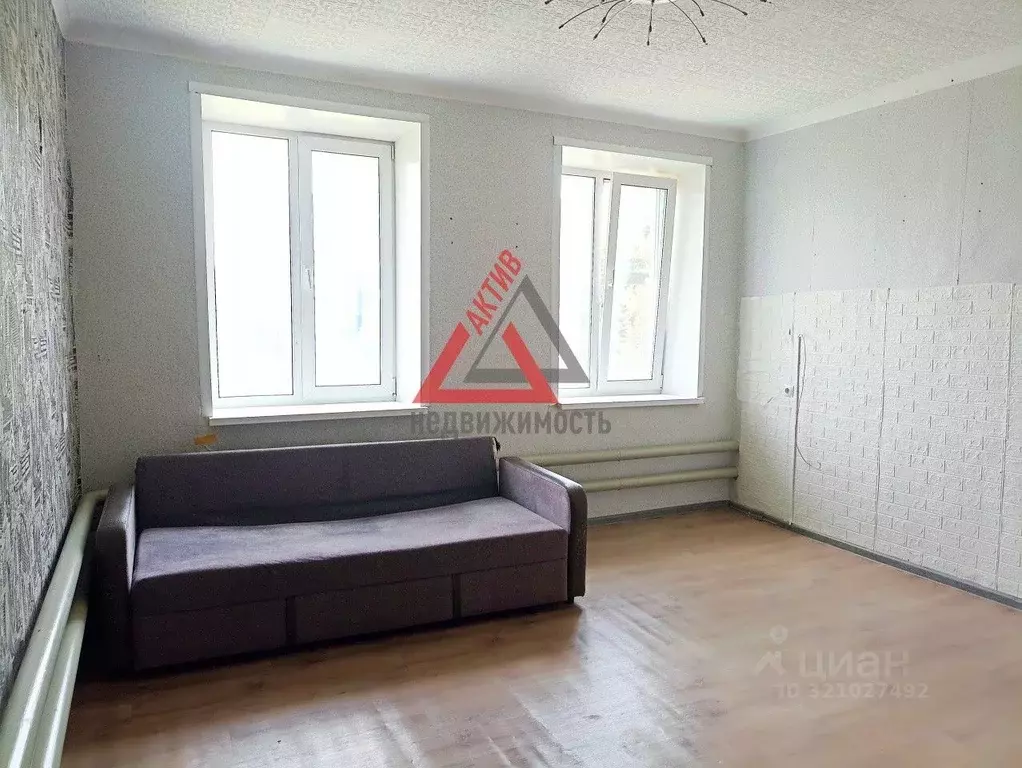 1-к кв. Свердловская область, Каменск-Уральский 49-й кв-л, ул. ... - Фото 1