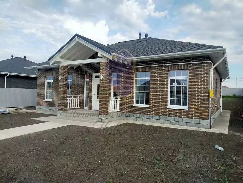 Коттедж в Белгородская область, Старооскольский городской округ, с. ... - Фото 1