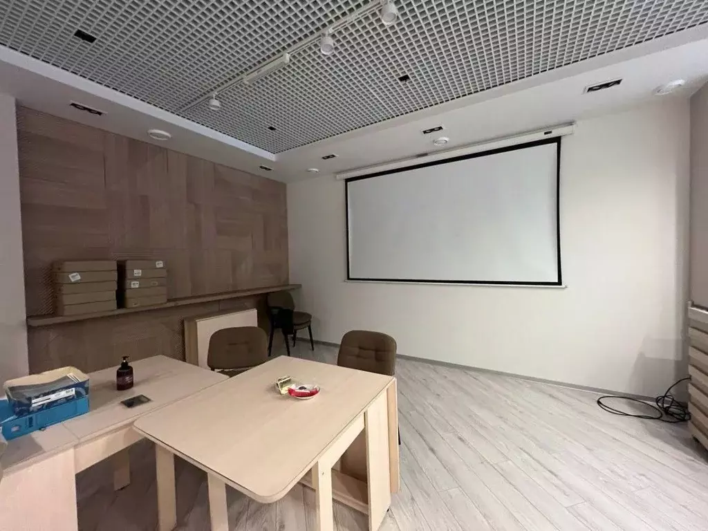 Помещение свободного назначения в Удмуртия, Ижевск ул. имени 50-летия ... - Фото 2