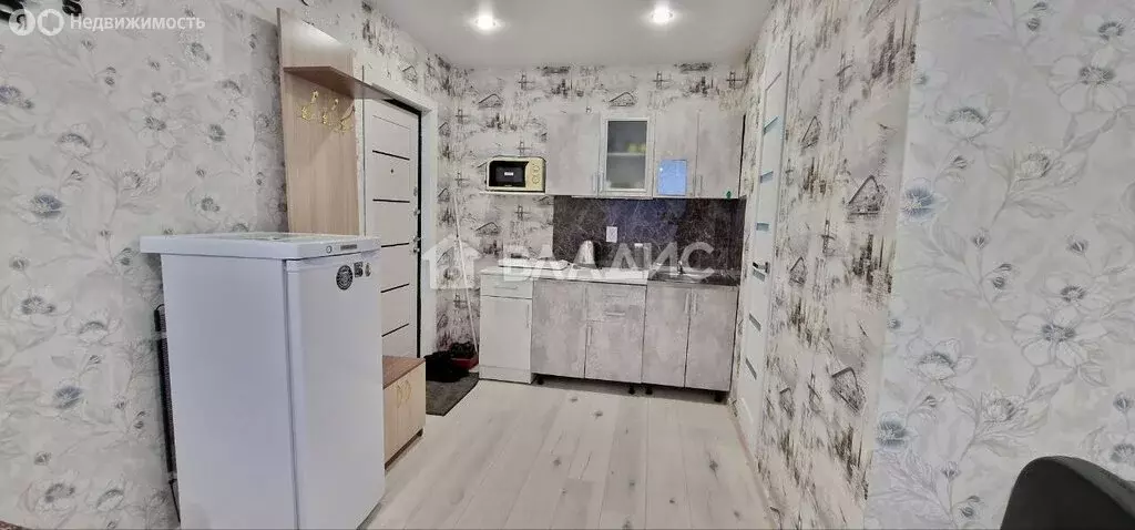 1к в 8-комнатной квартире (17.7 м) - Фото 1