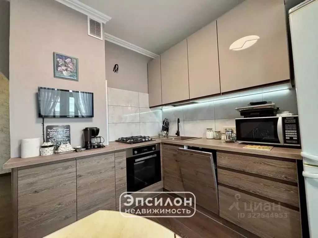 3-к кв. Курская область, Курск просп. Победы, 18 (84.8 м) - Фото 0
