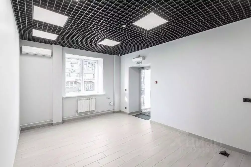 Помещение свободного назначения в Омская область, Омск Тарская ул., 22 ... - Фото 0