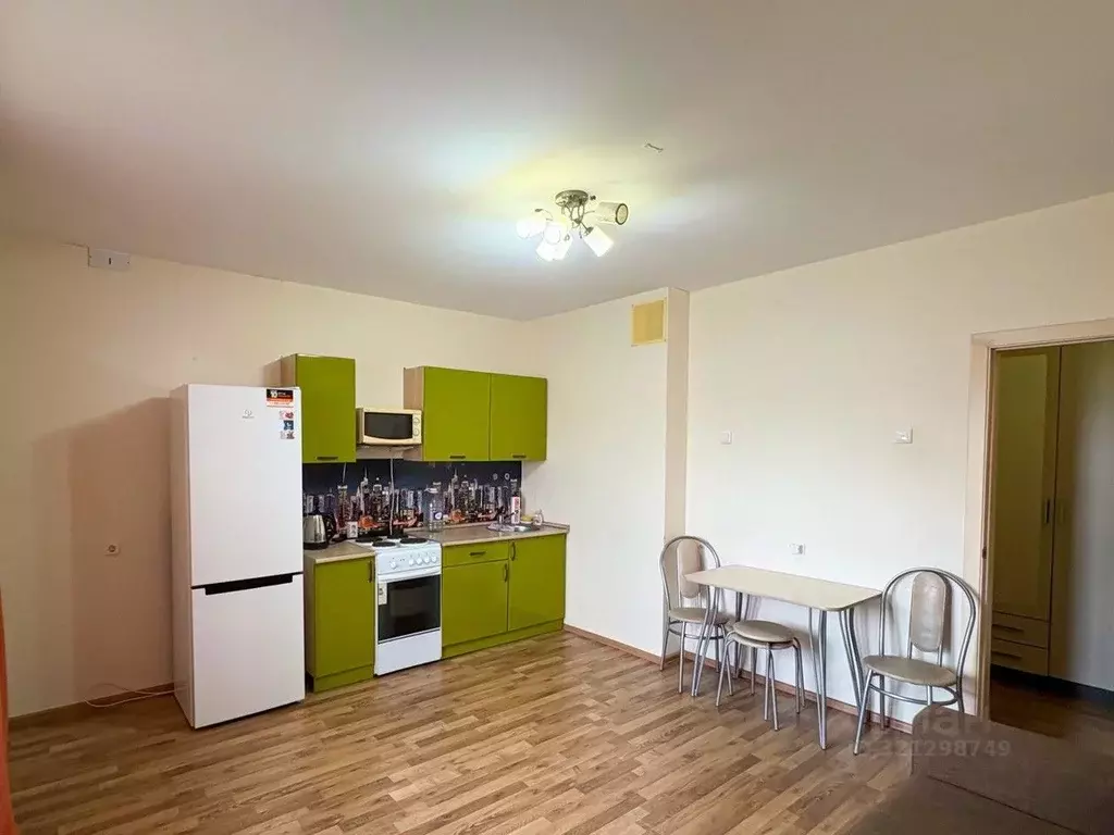 Студия Челябинская область, Челябинск ул. Братьев Кашириных, 131 (28.0 ... - Фото 1