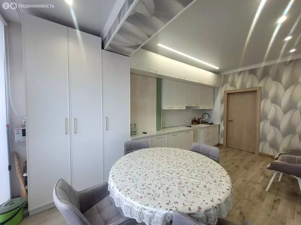 3-комнатная квартира: Нальчик, улица Тарчокова, 31к1 (101 м) - Фото 0