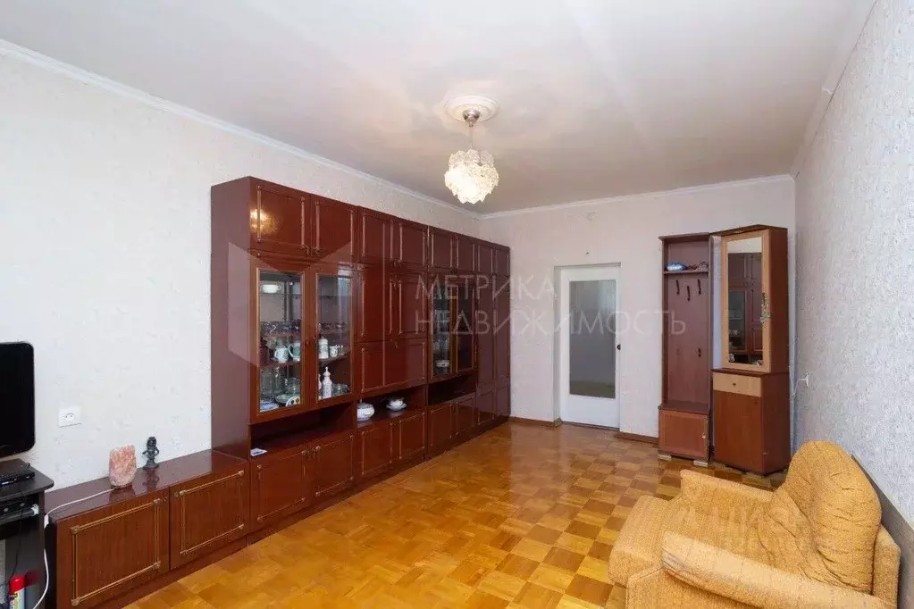 3-к кв. Тюменская область, Тюмень ул. Свердлова, 16 (80.0 м) - Фото 1