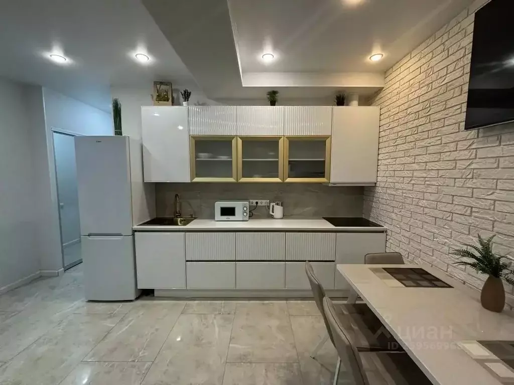 2-к кв. Крым, Ялта Приморский парк имени Гагарина кв-л, 9 (54.0 м) - Фото 2