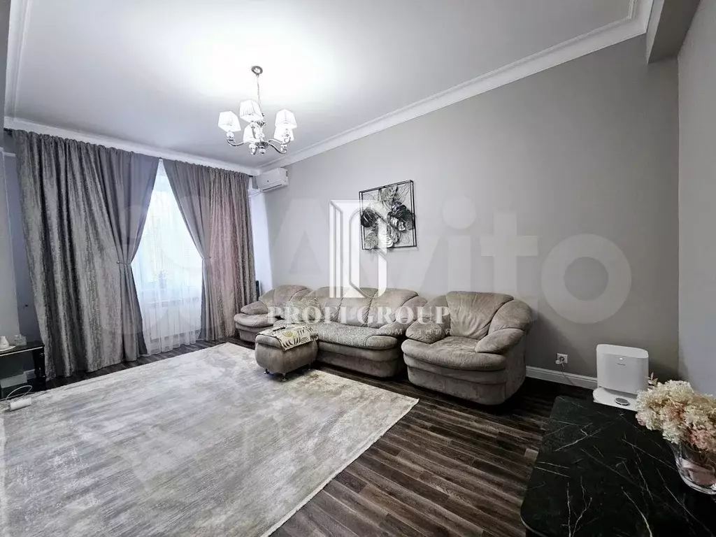 3-к. квартира, 100 м, 1/10 эт. - Фото 0