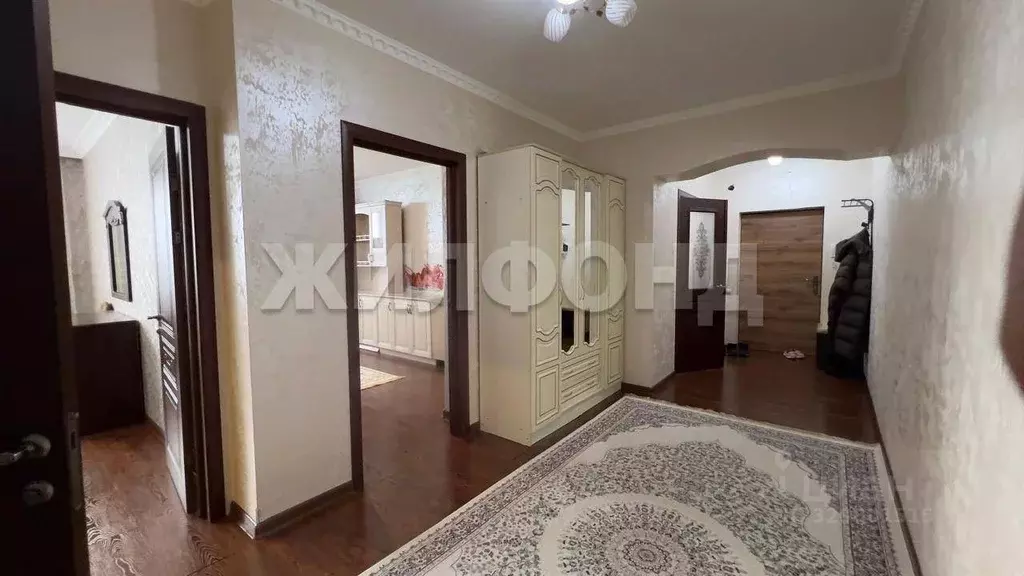2-к кв. Карачаево-Черкесия, Черкесск ул. Космонавтов, 98 (80.9 м) - Фото 1