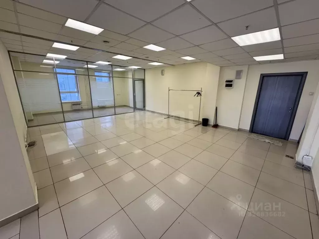 Офис в Красноярский край, Красноярск ул. Молокова, 37А (123 м) - Фото 1