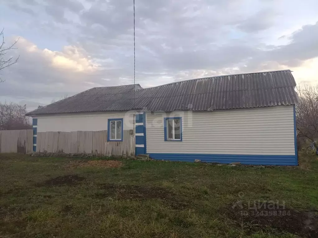 Дом в Белгородская область, Ровеньский район, Верхнесеребрянское ... - Фото 1