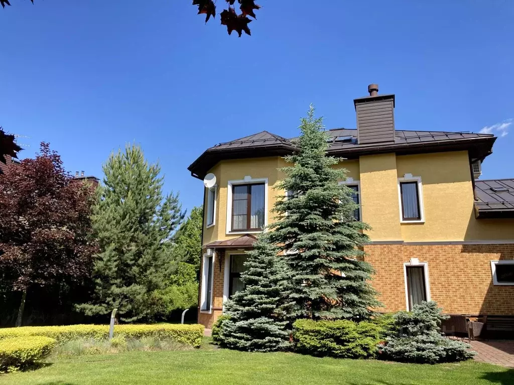 Дом в Москва ул. Кустодиева, 21 (800 м) - Фото 1