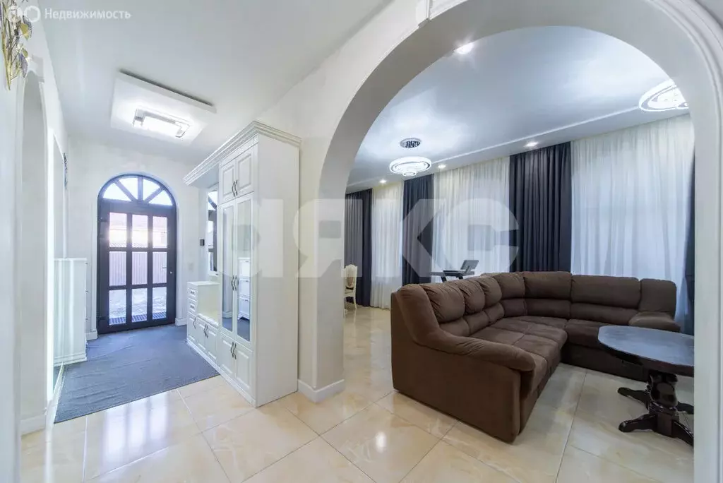 Дом в деревня Грибки, улица 5-я Линия, 1 (200 м) - Фото 1