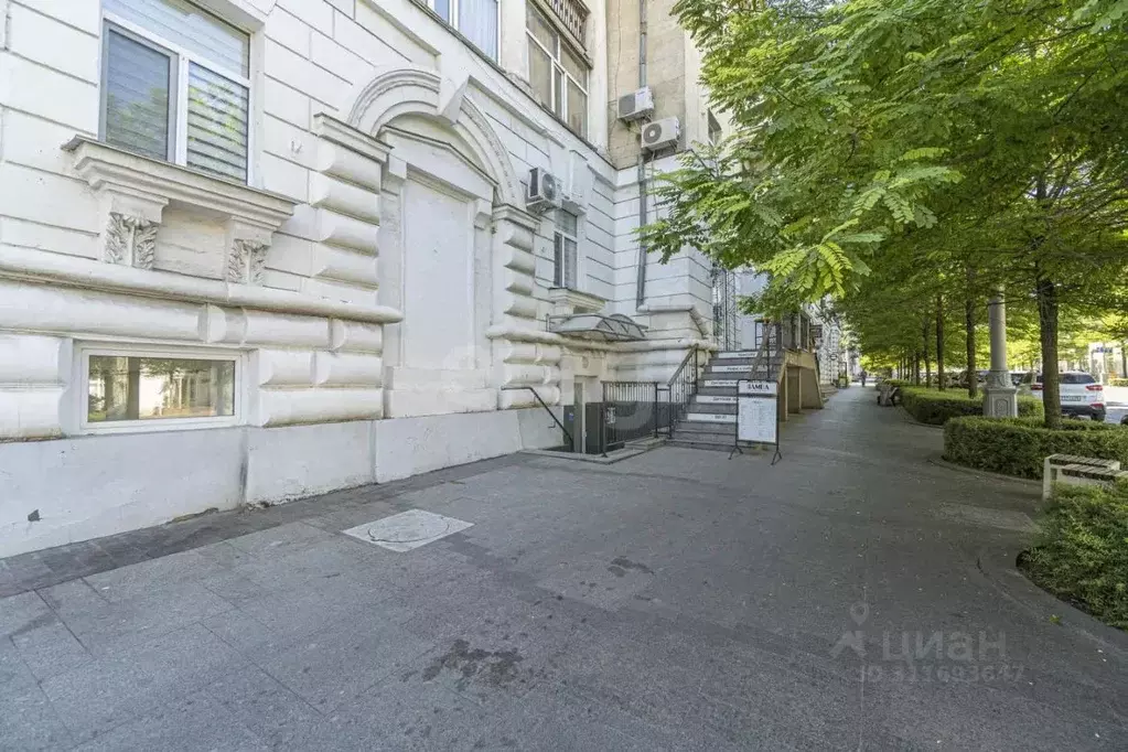 Торговая площадь в Севастополь ул. Большая Морская, 3 (149 м) - Фото 1