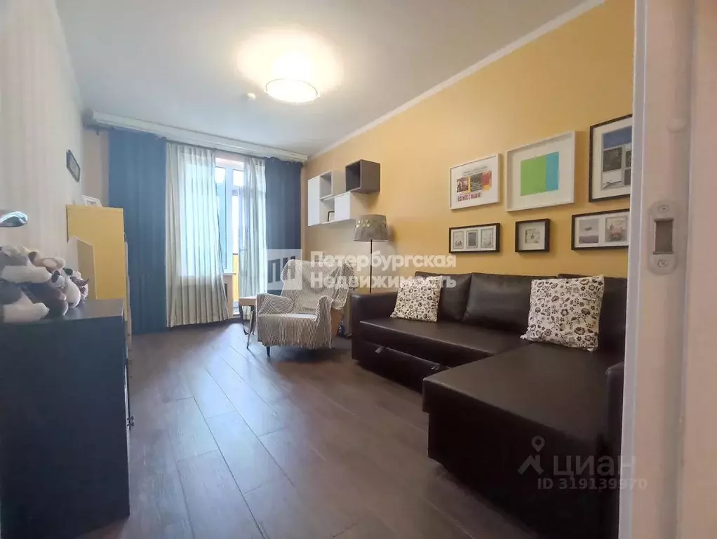 3-к кв. Санкт-Петербург ул. Адмирала Трибуца, 10 (87.2 м) - Фото 0