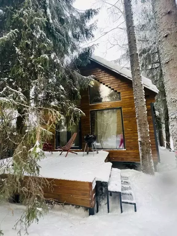 Дом в Ленинградская область, Приозерский район, Сосновское с/пос, д. ... - Фото 1
