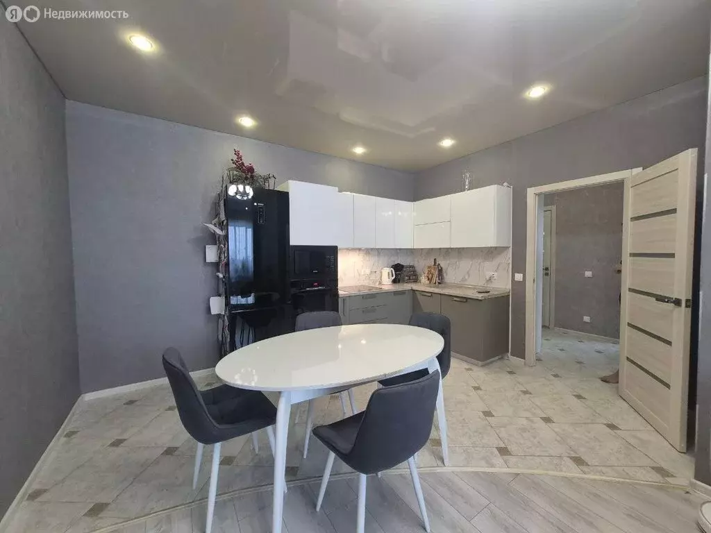 3-комнатная квартира: Иркутск, улица Маршала Конева, 16 (65.8 м) - Фото 2