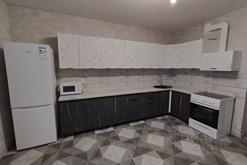 2-к кв. Краснодарский край, Краснодар Уральская ул., 71к2 (67.2 м) - Фото 1