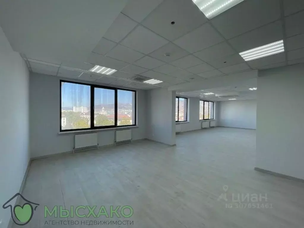 Офис в Краснодарский край, Новороссийск ул. Губернского (102 м) - Фото 1