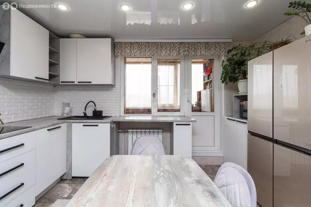 3-комнатная квартира: микрорайон Метелёва, Метелёвская улица, 3 (70.9 ... - Фото 2