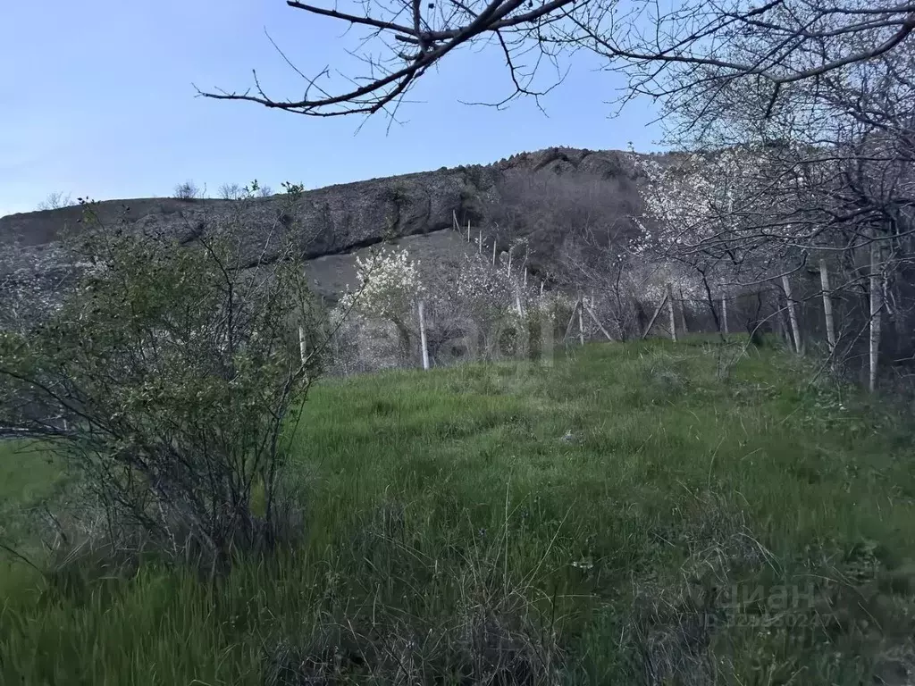 Участок в Крым, Судак муниципальный округ, с. Ворон ул. Десантников ... - Фото 1