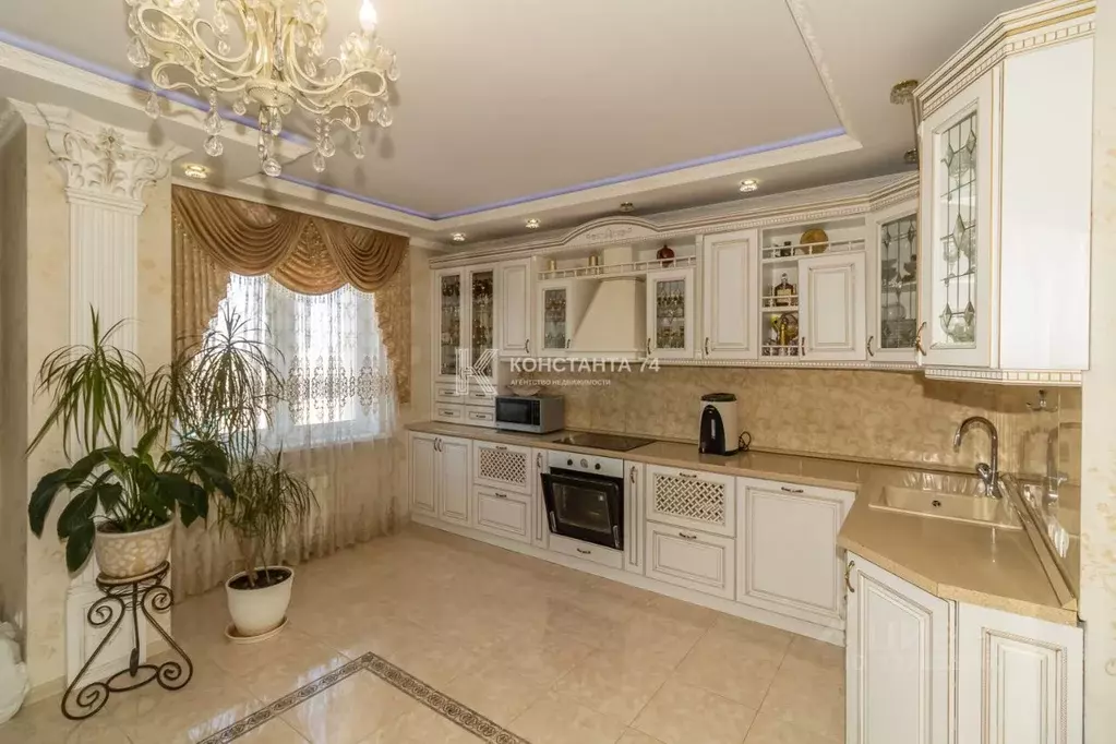 4-к кв. Челябинская область, Челябинск ул. Курчатова, 5в (200.0 м) - Фото 1