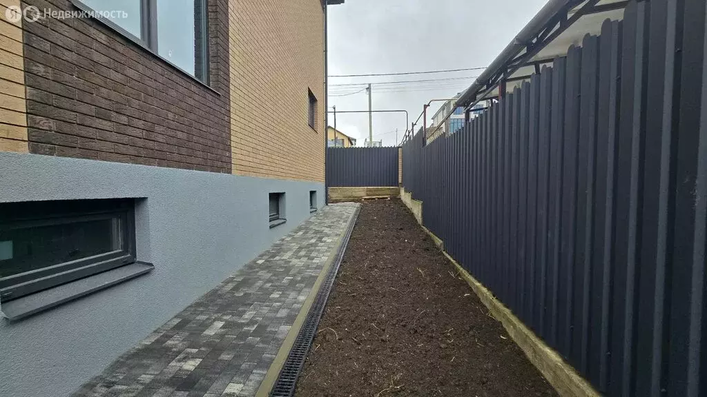 Дом в село Супсех, улица Чкалова (260 м) - Фото 1