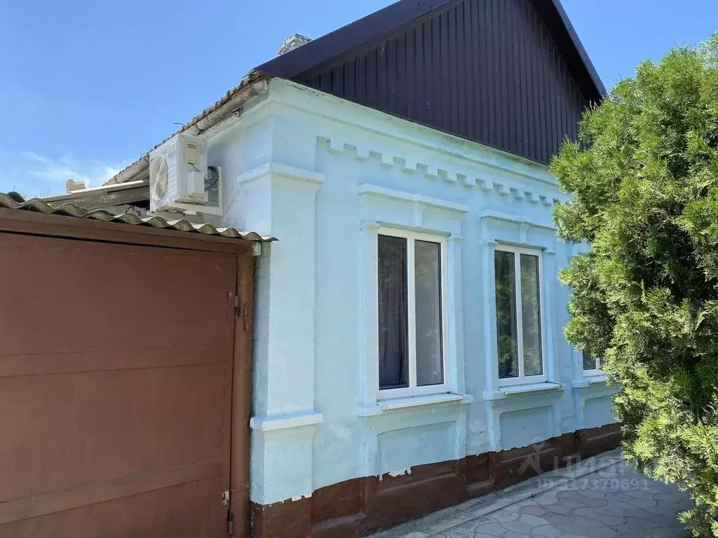 Дом в Краснодарский край, Темрюк ул. Мира (100 м) - Фото 1