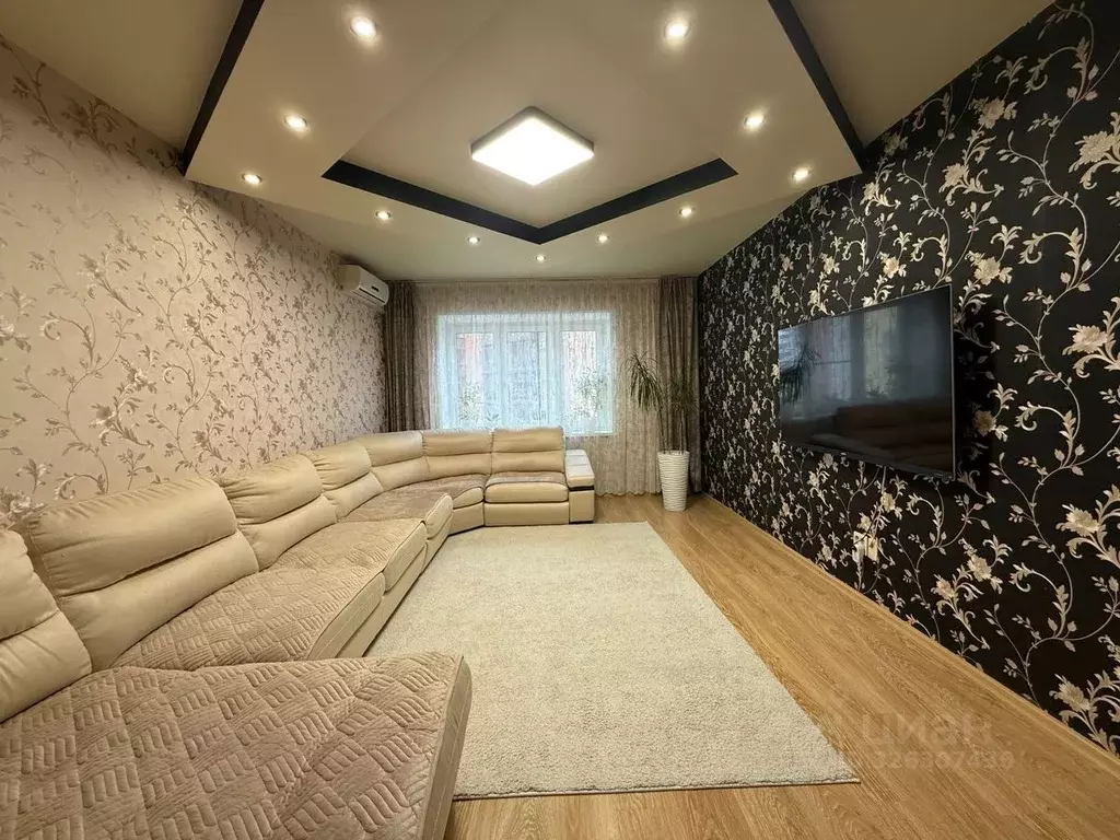 3-к кв. Челябинская область, Челябинск ул. Братьев Кашириных, 122а ... - Фото 1