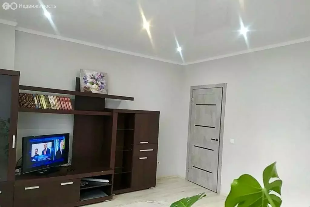 1-комнатная квартира: Калининград, улица Виктора Денисова, 26 (43.2 м) - Фото 0