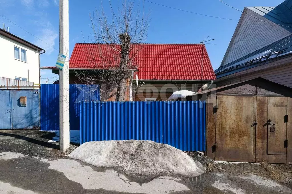 Дом в Новосибирская область, Новосибирск ул. Далидовича (104 м) - Фото 0