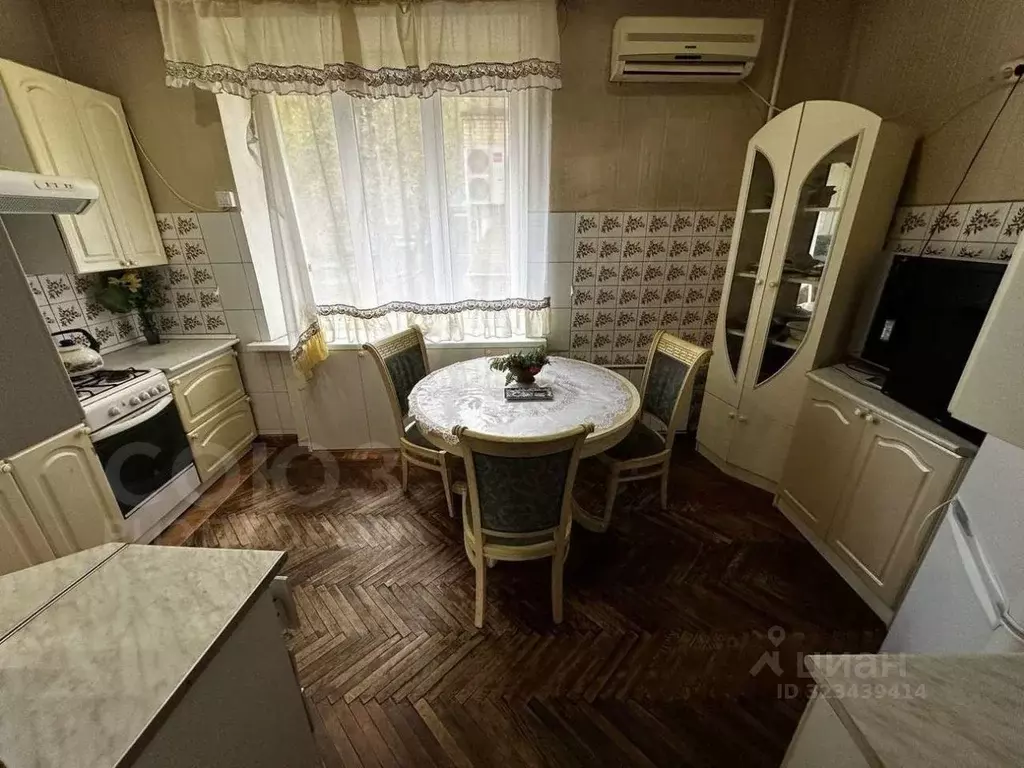 3-к кв. Волгоградская область, Волгоград ул. КИМ, 16 (100.0 м) - Фото 2