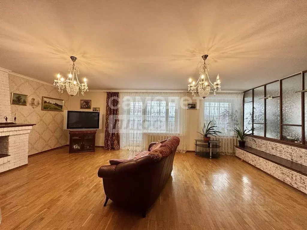 4-к кв. Коми, Сыктывкар ул. Куратова, 79 (177.6 м) - Фото 0