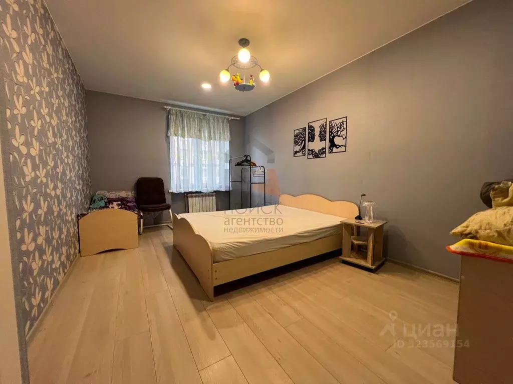 2-к кв. Кировская область, Киров ул. Садаковская, 6 (72.4 м) - Фото 1