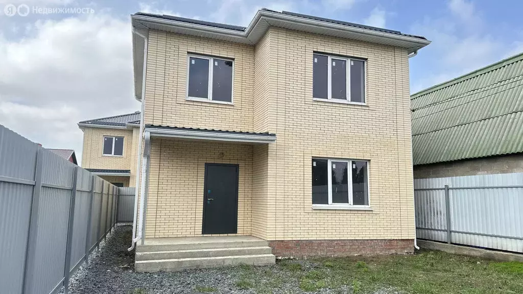 Дом в Старая Станица, улица Комарова, 85 (115 м) - Фото 1