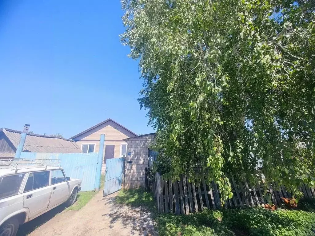 Дом в Саратовская область, Балаковский район, с. Красный Яр ул. ... - Фото 1