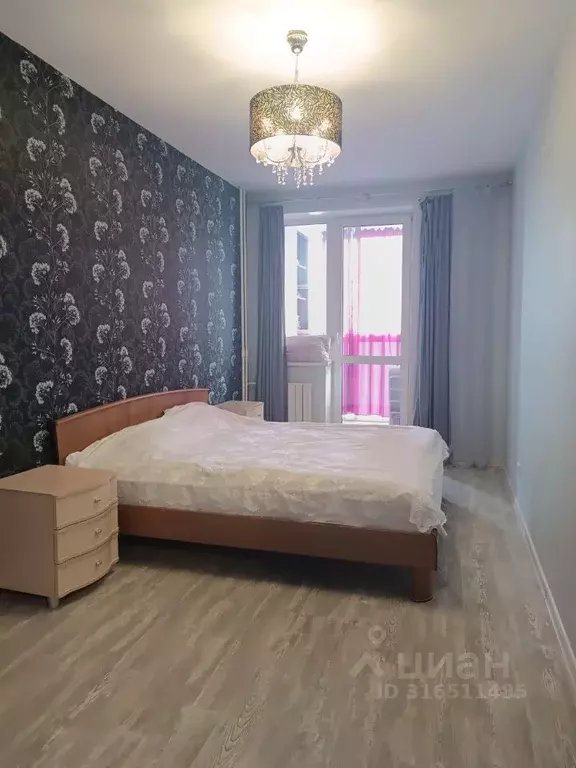 3-к кв. Свердловская область, Екатеринбург ул. Токарей, 40 (84.0 м) - Фото 0