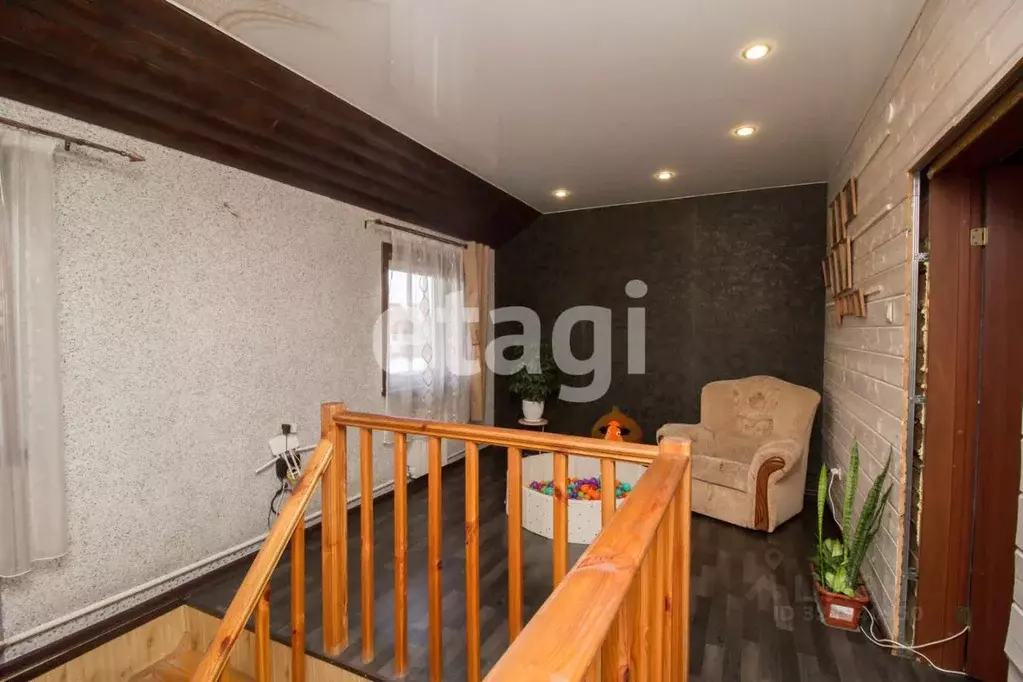 Дом в Красноярский край, Красноярск Суворовский мкр, ул. Макаренко, 23 ... - Фото 1