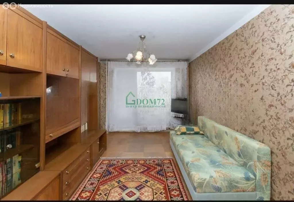 3-комнатная квартира: Тобольск, 6-й микрорайон, 10 (65 м) - Фото 1