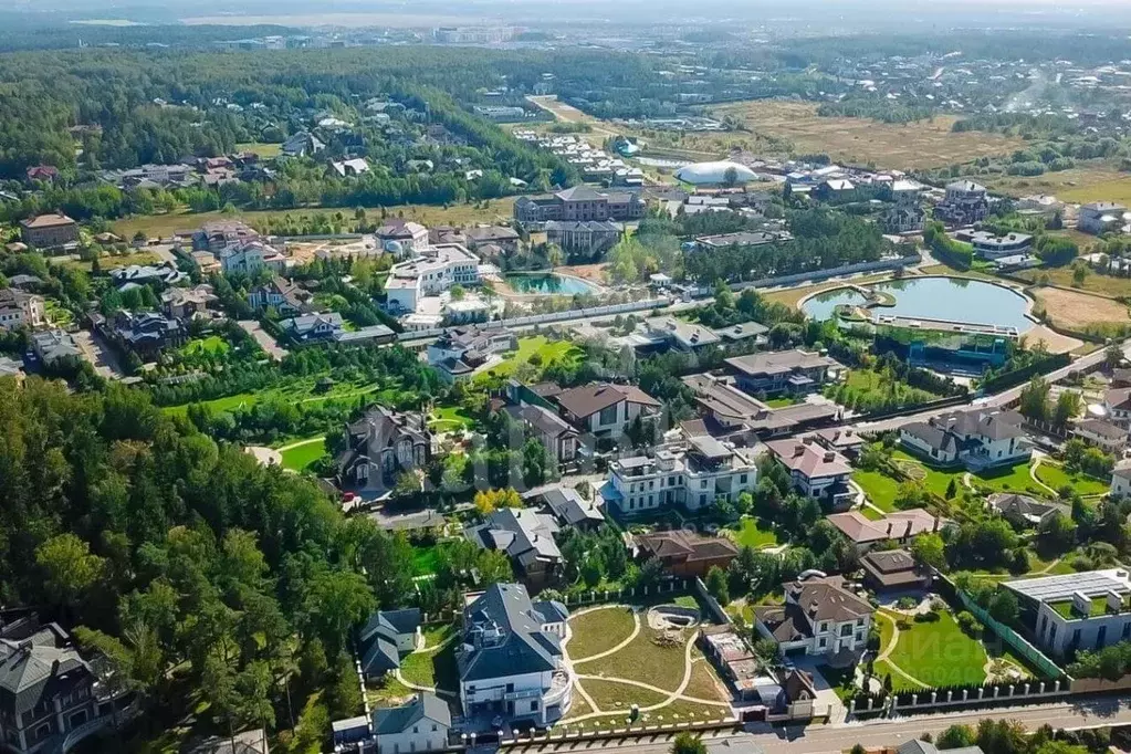 Участок в Московская область, Красногорск городской округ, д. ... - Фото 1