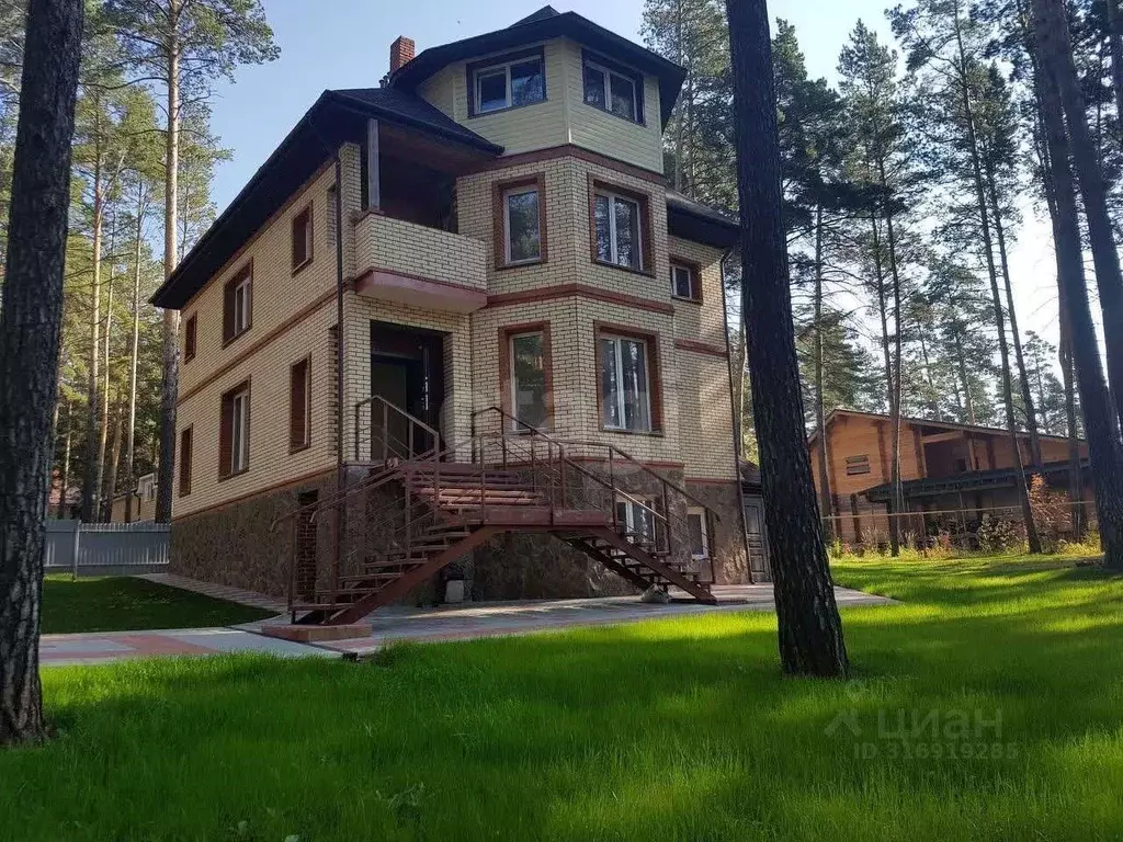 Дом в Новосибирская область, Бердск Серебряный Бор кп, 23 (350 м) - Фото 0