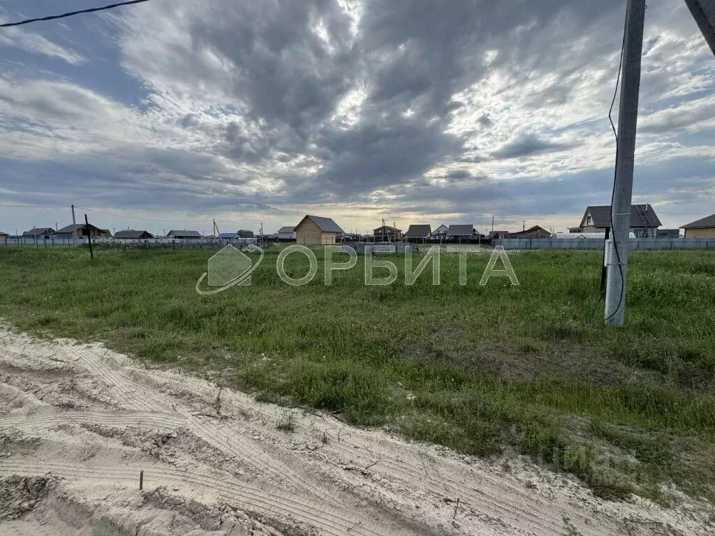 Участок в Тюменская область, Тюменский район, д. Есаулова ул. Гайдара, ... - Фото 1