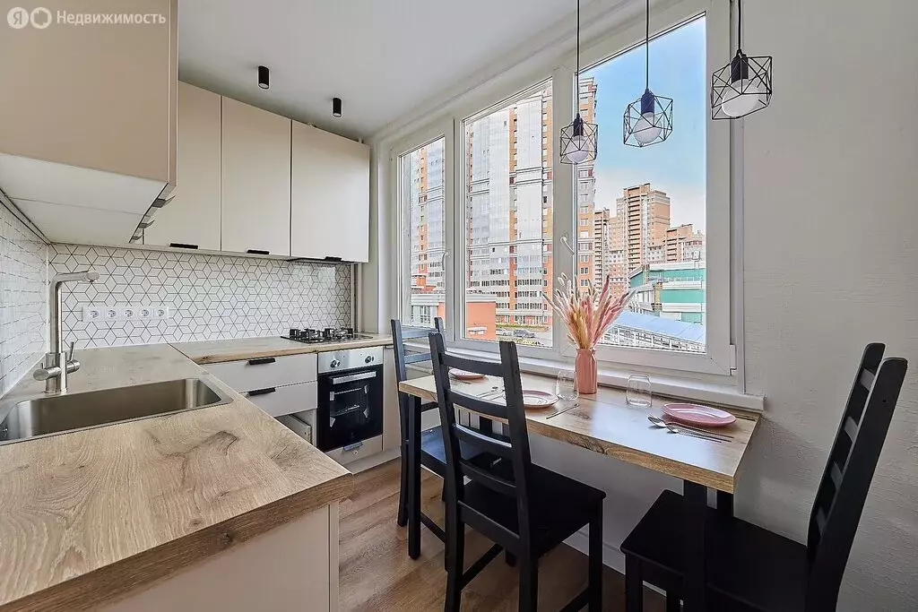 3-комнатная квартира: Санкт-Петербург, улица Кустодиева, 12 (59.1 м) - Фото 1