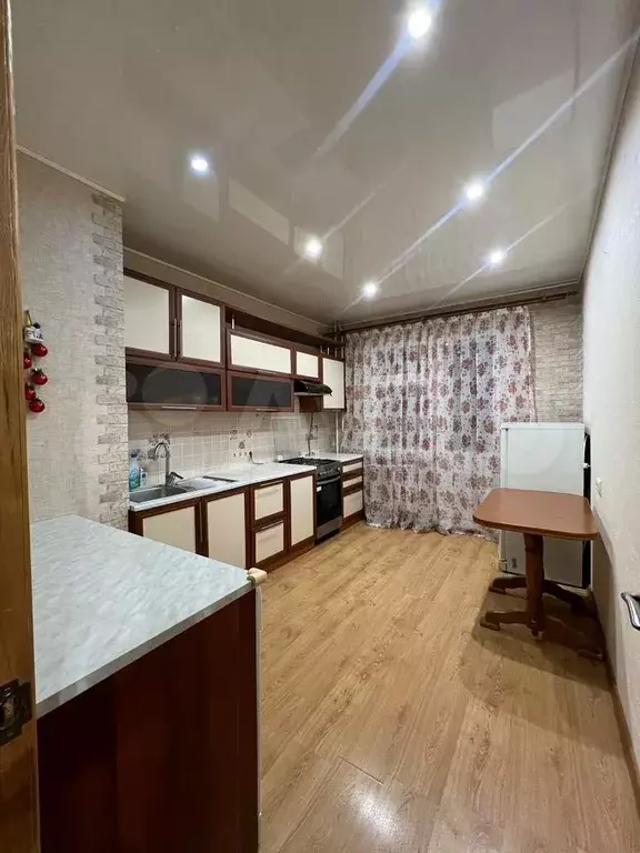 2-к. квартира, 54 м, 8/10 эт. - Фото 0
