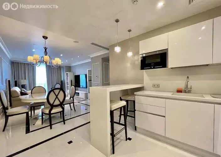 3-комнатная квартира: Краснодар, улица Кирилла Россинского, 44 (81 м) - Фото 1